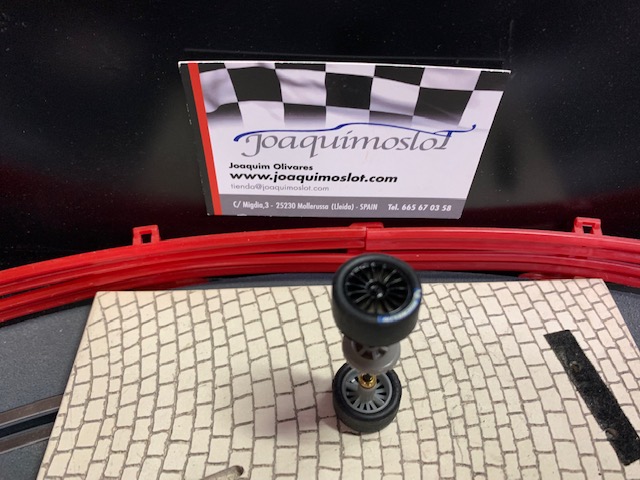 Morgan Aero 8 | Scalextric